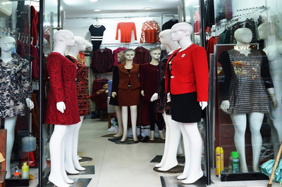 櫥窗里的潮流宣言 時裝店與鞋帽店的零售美學