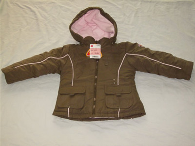 福州榮登貿易 專注品牌兒童風衣與鞋帽零售批發，打造童裝服飾一站式采購平臺